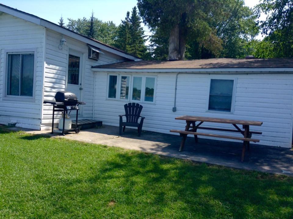 Merland Park Cottages And Motel Picton Exterior photo