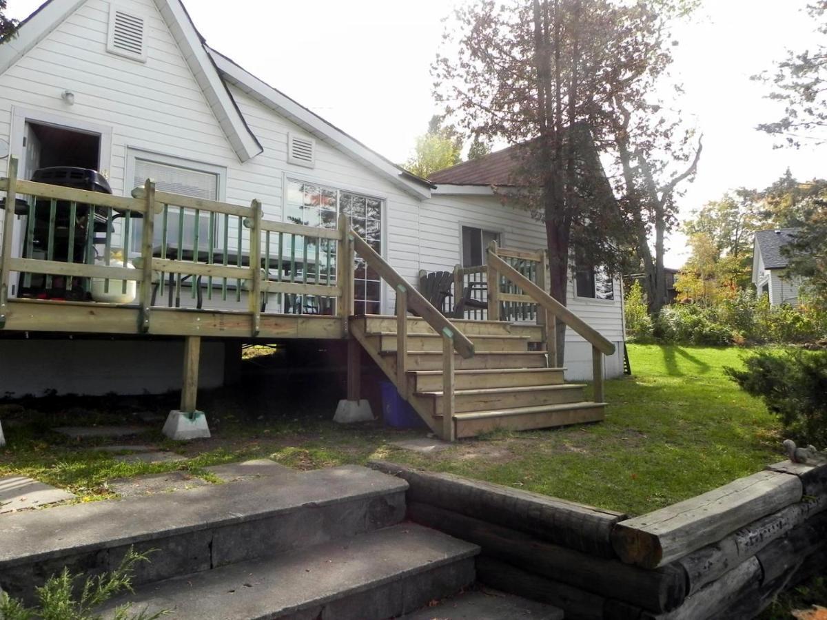 Merland Park Cottages And Motel Picton Exterior photo