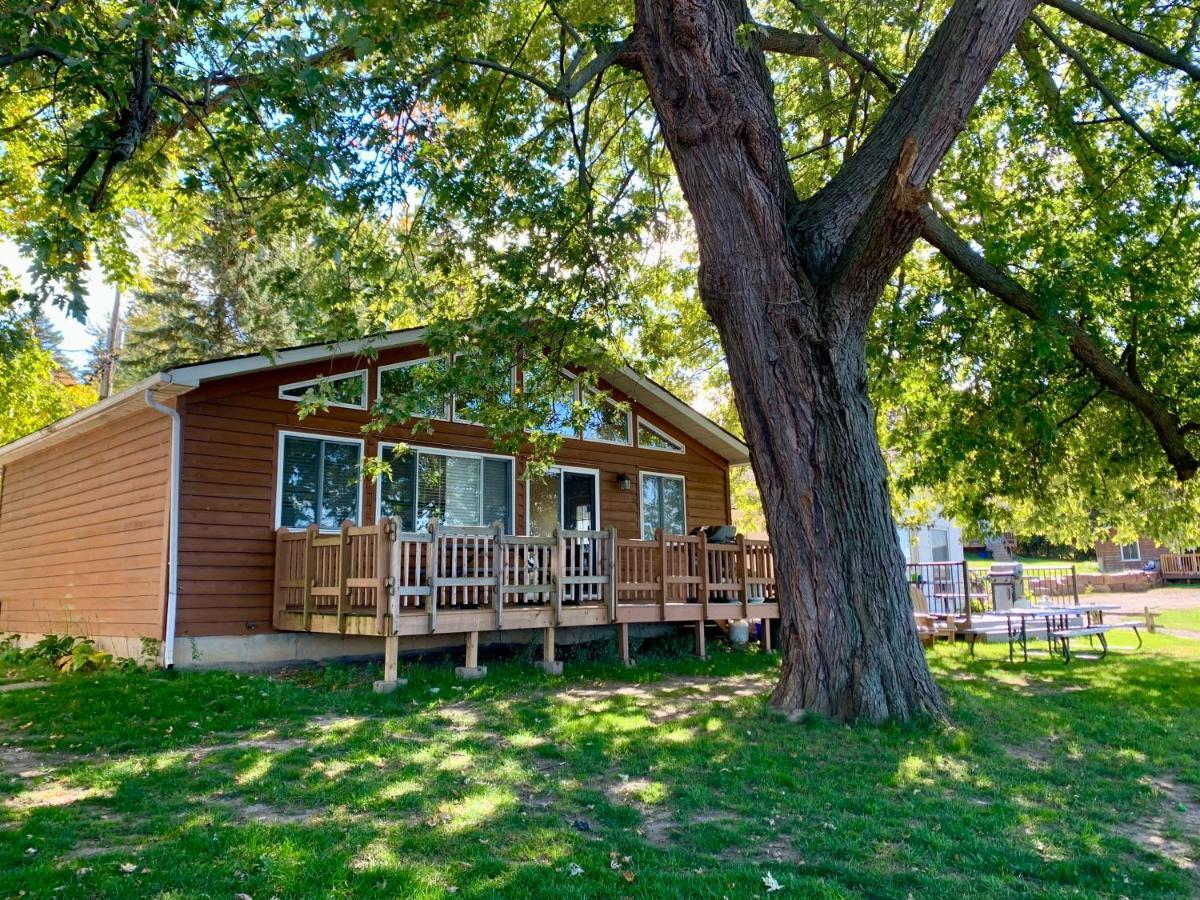 Merland Park Cottages And Motel Picton Exterior photo