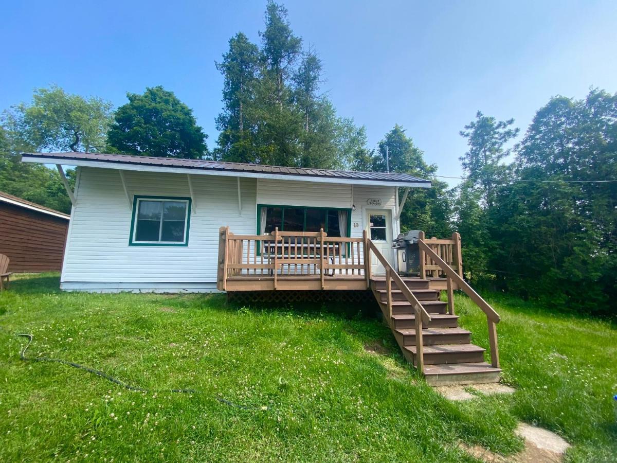 Merland Park Cottages And Motel Picton Exterior photo