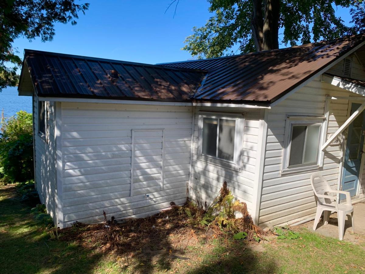 Merland Park Cottages And Motel Picton Exterior photo