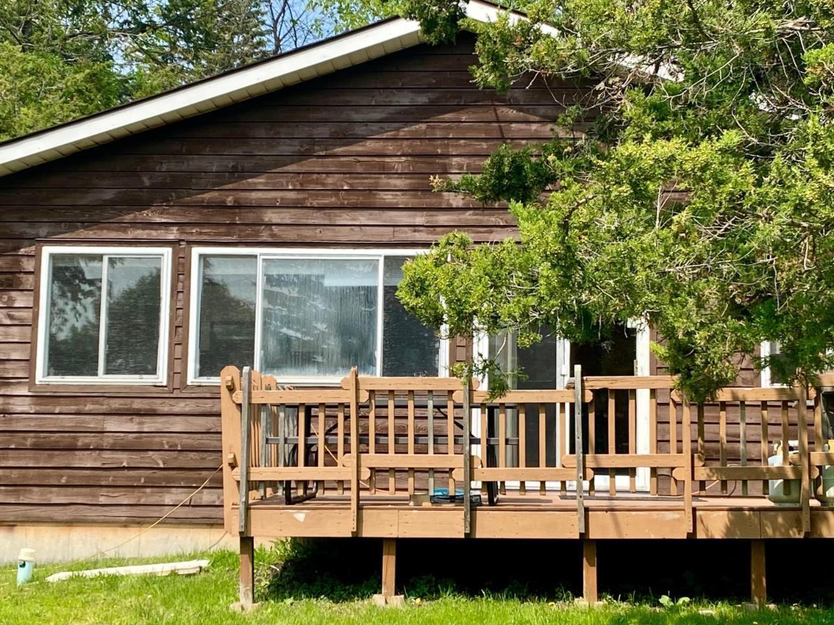 Merland Park Cottages And Motel Picton Exterior photo